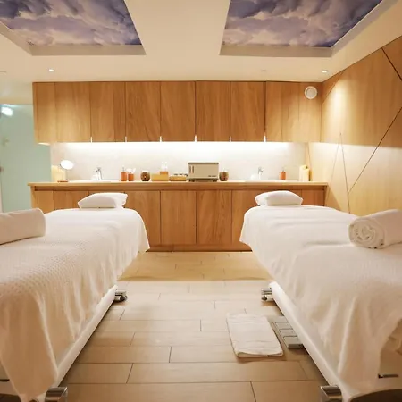 Resort Center Parcs Villages Nature Paris 4*