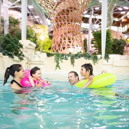 Center Parcs Villages Nature Paris Resort 4*
